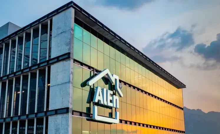 Fachada del corporativo de AlEn